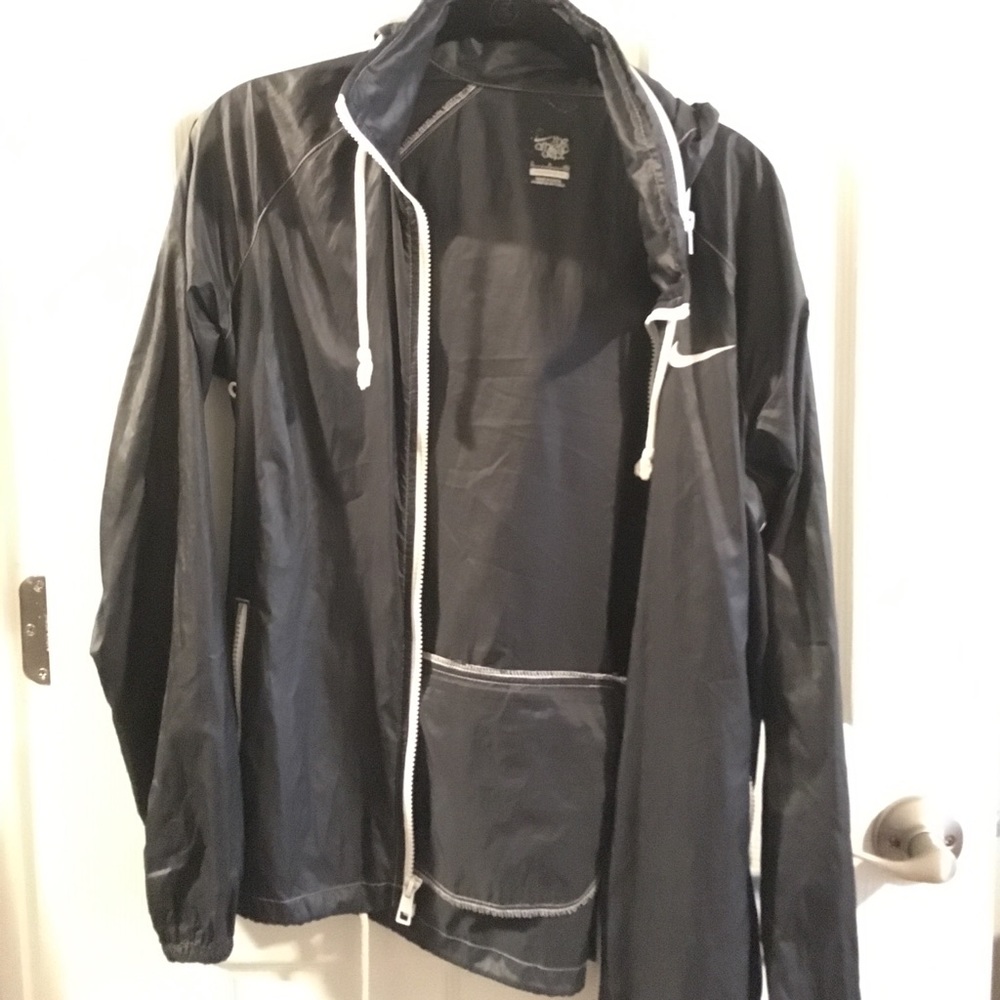 NIKE weather resistant running jacket